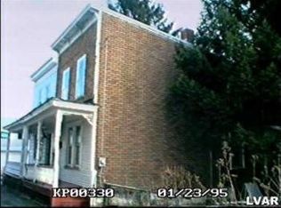 18 Cinder Aly, Saint Clair, PA 17970