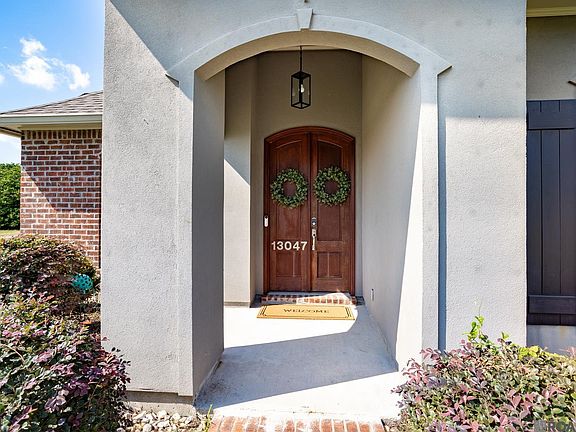3rd image of 13047 Dutchtown Lakes Dr