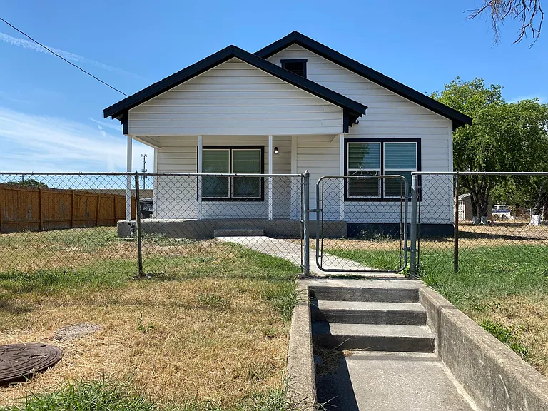 202 McCauley Blvd — Photo 1