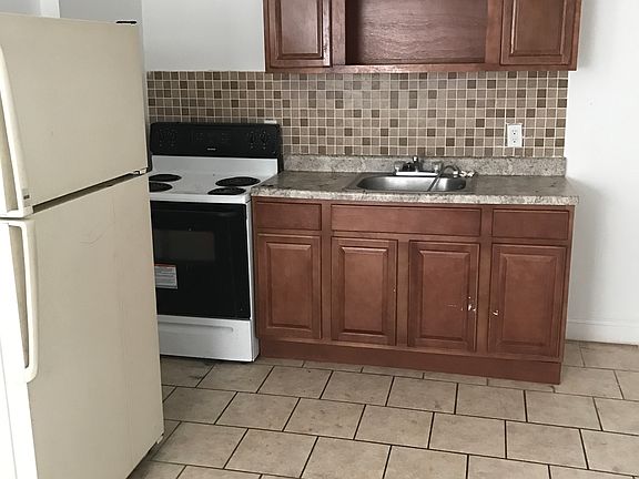 5th image of 430 W Courtland St #House