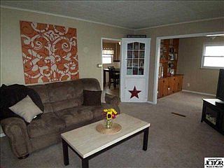 2nd image of 204 Lee Blvd