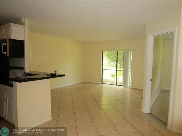 567 Trace Cir APT 106, Deerfield Beach, FL 33441