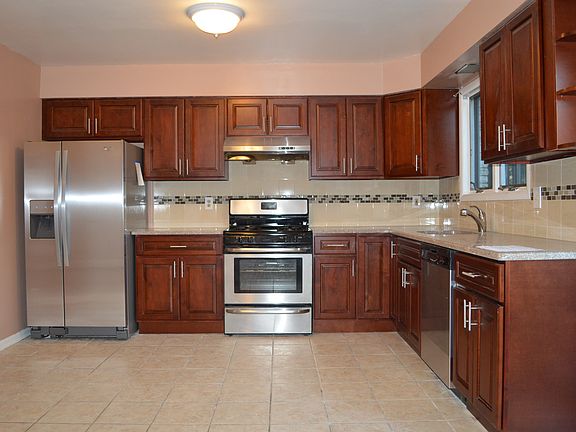 5th image of 387 Washington Ave