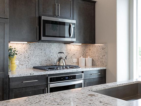 4th image of 255 Llano De Los Robles Ave Unit 1