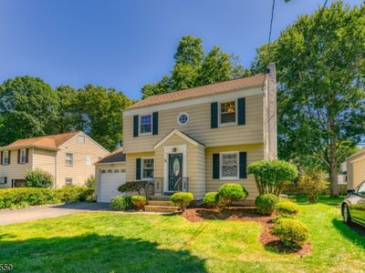 24 Longacre Dr, Livingston, NJ, 07039