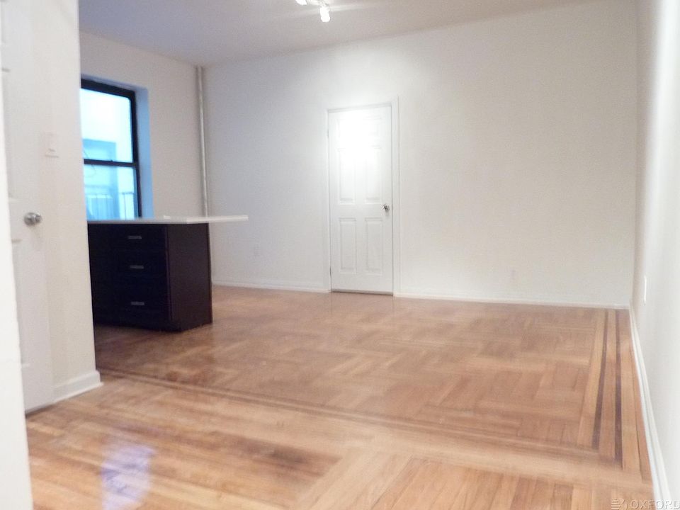 2nd image of 464 Clinton Ave APT 3I
