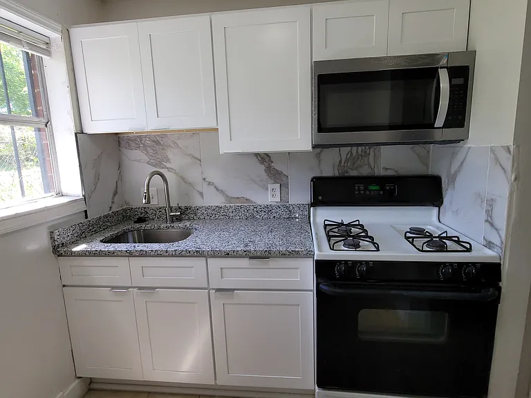 2406 Dawson St #2 — Photo 5