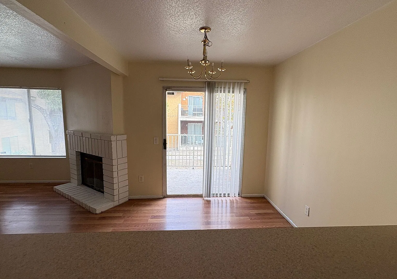 1 Bedroom Apartment for Rent — Photo 1