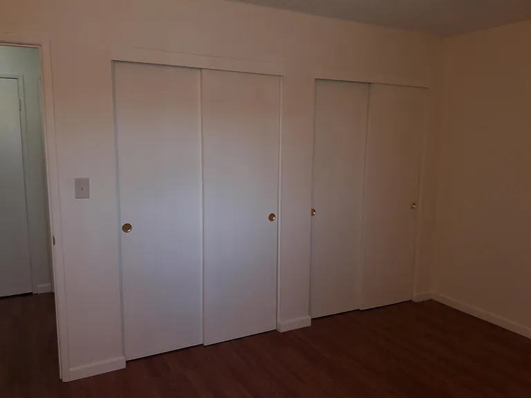 10515 Sylvan St — Photo 13