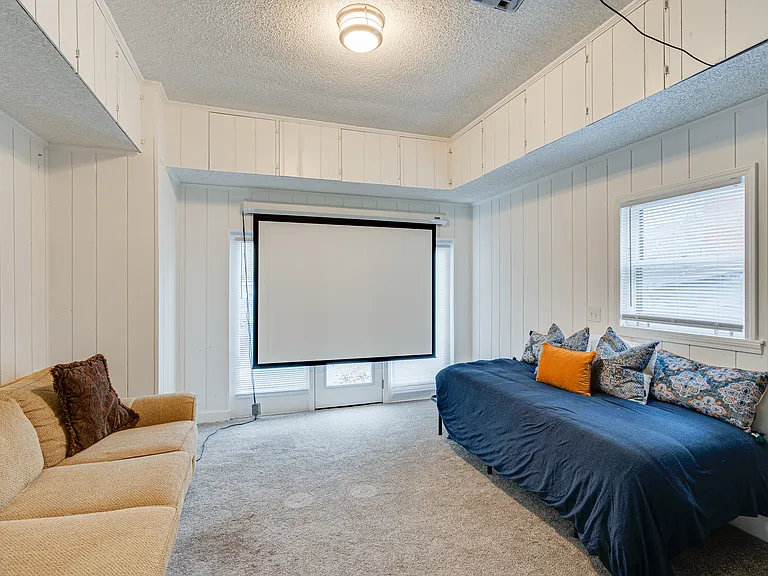6473 Thunderbird Dr — Photo 24