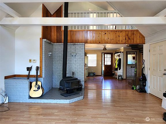 4th image of 2331 E St Andrews Drive