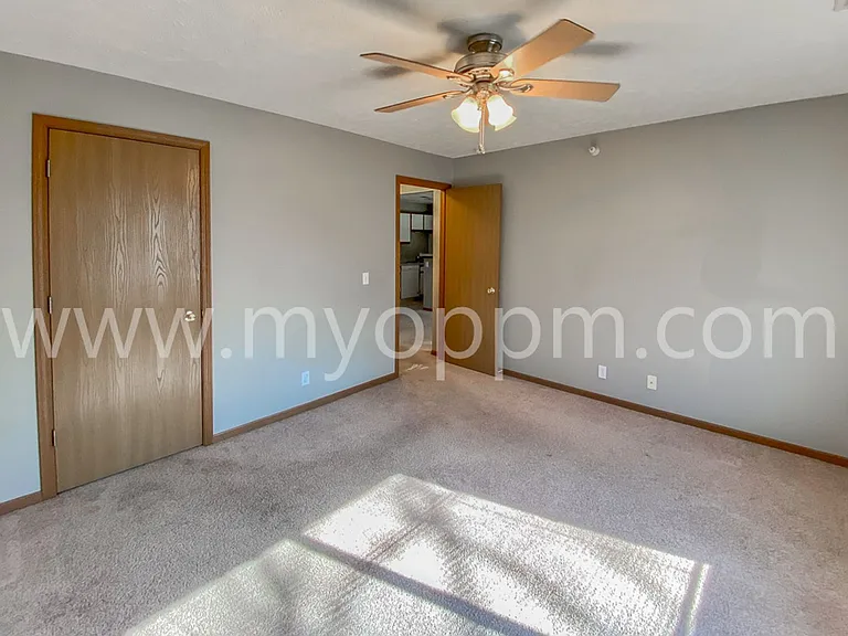 8003 S 48th St — Photo 8