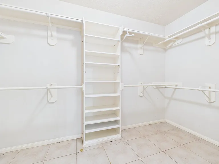 3914 Cyril Dr — Photo 16