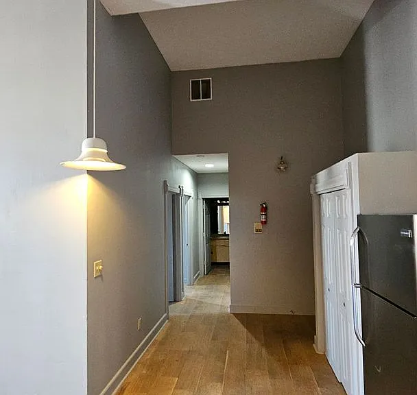 204 N Walnut St #B — Photo 7