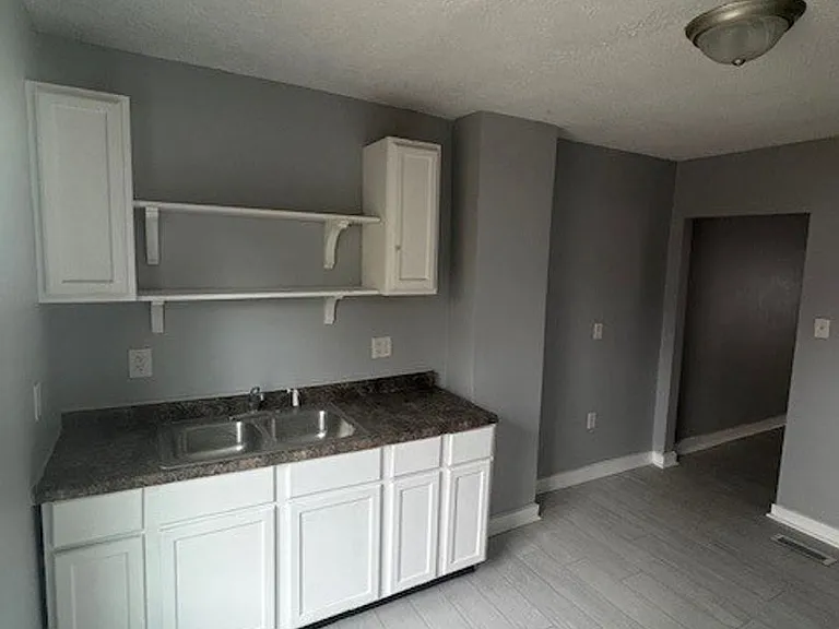627 N Tacoma Ave — Photo 11