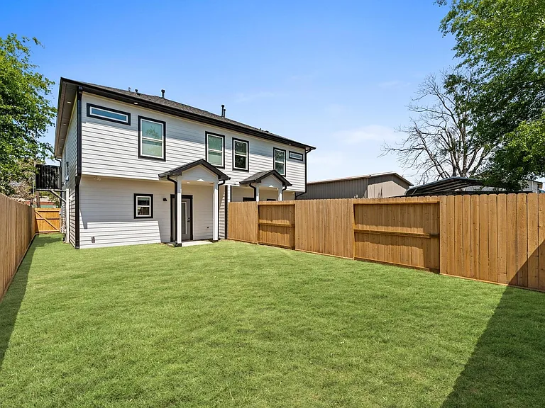 7222 Market St — Photo 16