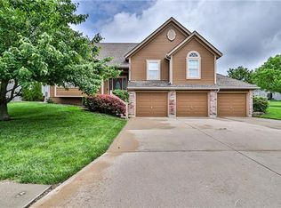 2220 SW Post Oak Rd, Lees Summit, MO 64082