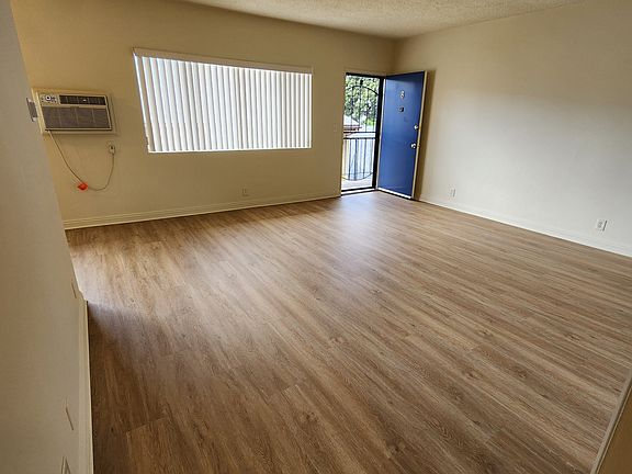 5th image of 14260 Roscoe Blvd APT 8