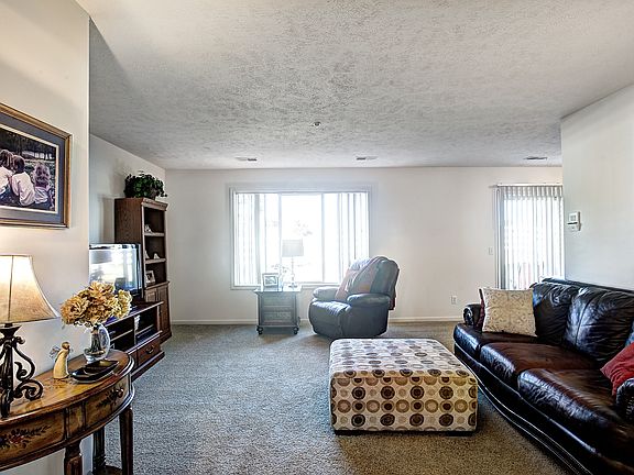 5th image of 6093 8th Ave SW APT 01B