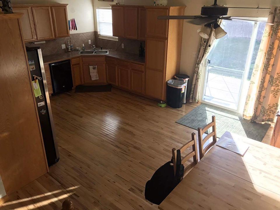 2nd image of 1210 Concerto Ln