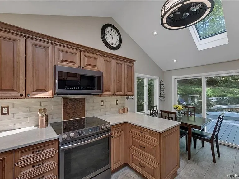 13 Split Rock Rd — Photo 21