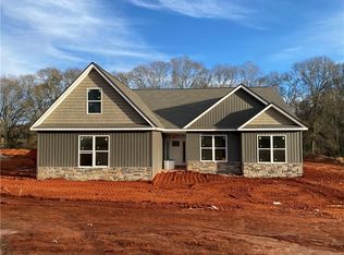 816 Broadway School Rd, Belton, SC 29627