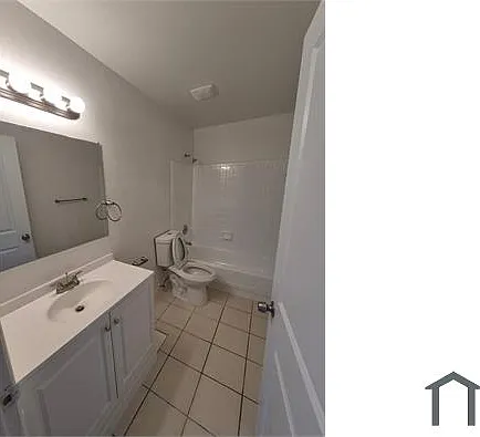 874 SW 9th St — Photo 6