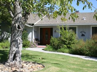 902 N Drown Ave, Ojai, CA 93023