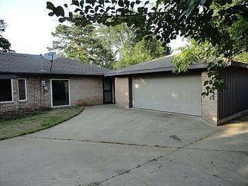 3rd image of 2604 Northridge Dr