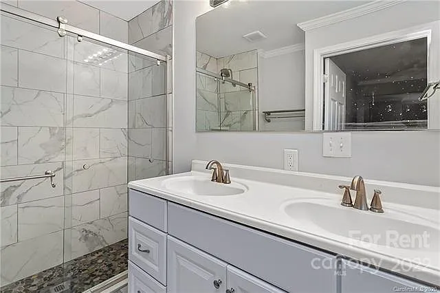 1032 Holland Ave — Photo 10