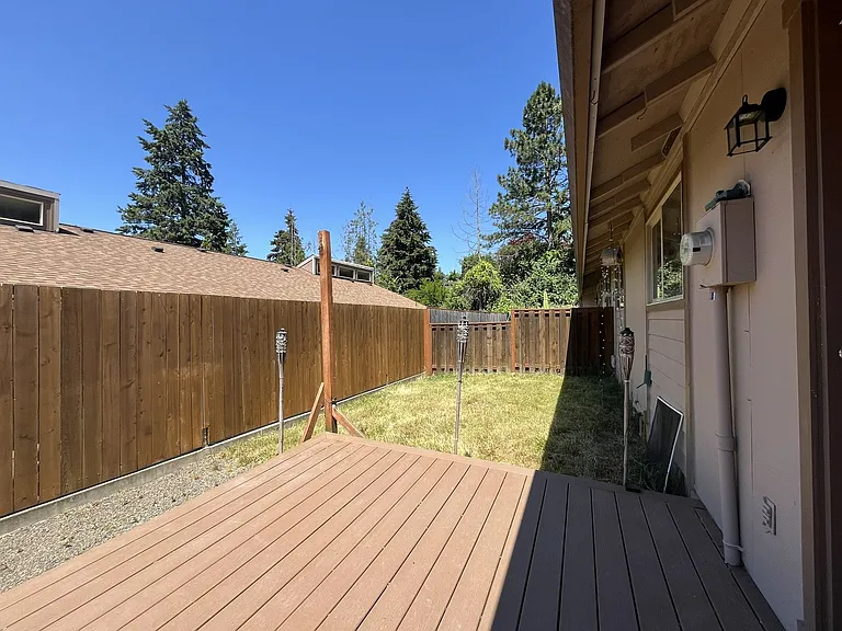 Bright and Airy Home with Stainless Steel Kitchen, Vaulted Ceilings & Washer + Dryer — Photo 44