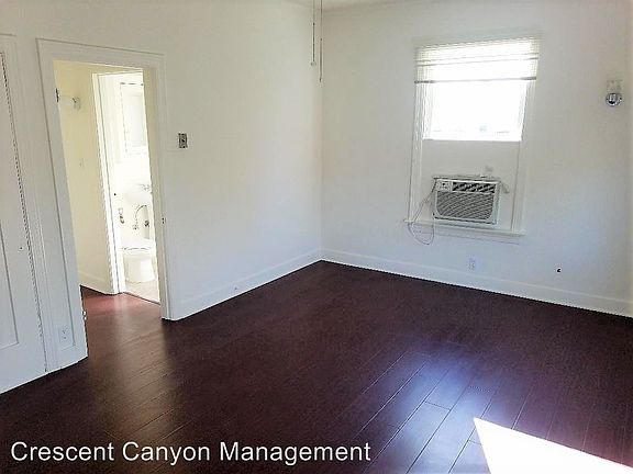 3rd image of 1819 N Kingsley Dr APT 311