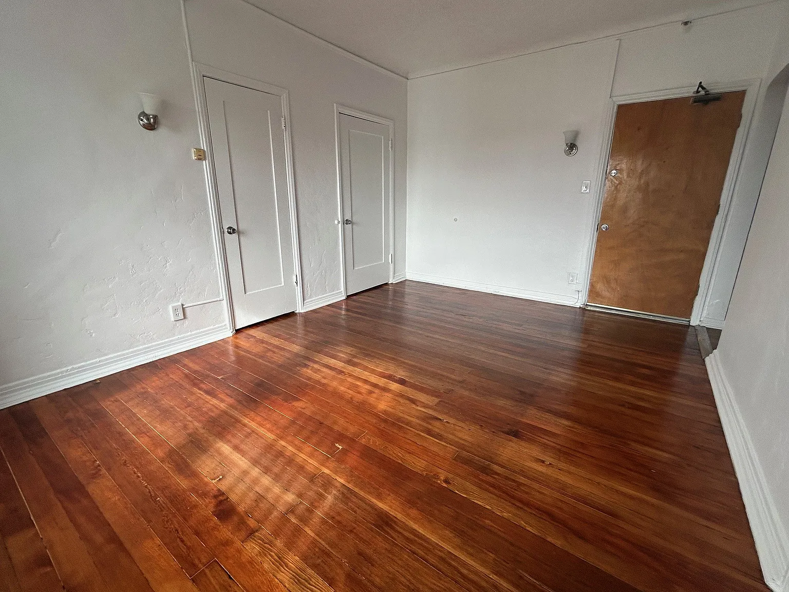 318 N. Mariposa Ave. — Photo 4