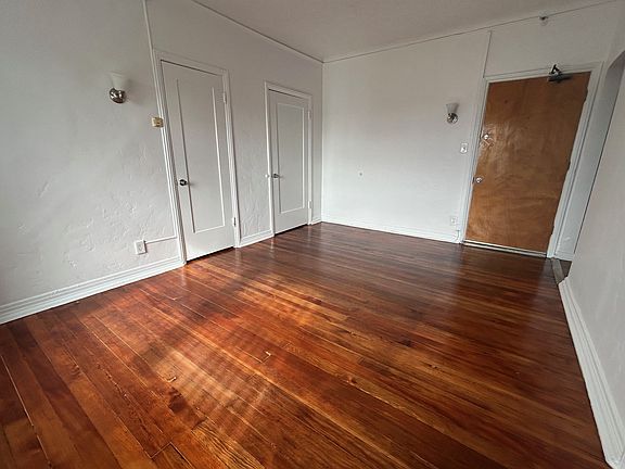 4th image of 318 N Mariposa Ave APT 303