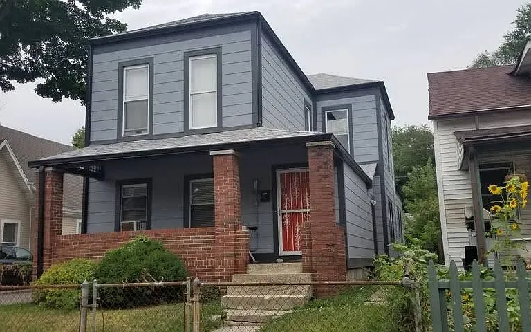 1202 Hoyt Ave — Photo 2