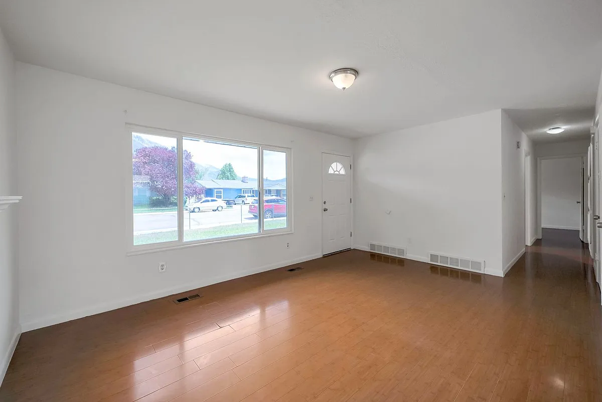 Building Photo - 1662 S 400 W