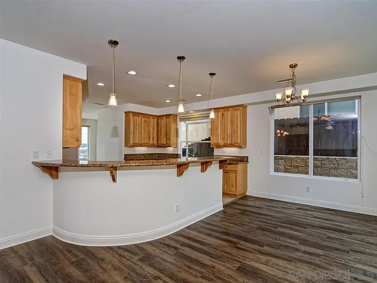 1820 Malden St — Photo 22