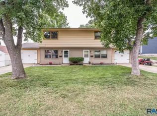 1320 E Pearl St #1320, Sioux Falls, SD 57103