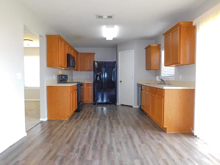 4204 Sonoma Dr — Photo 6