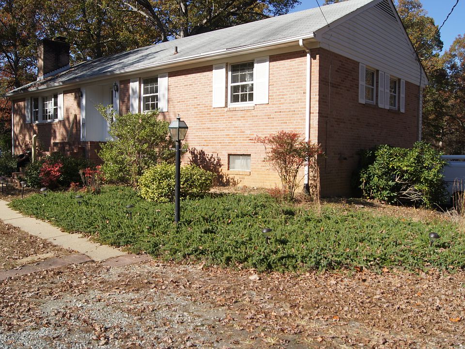 Front view of Brick Ranch!