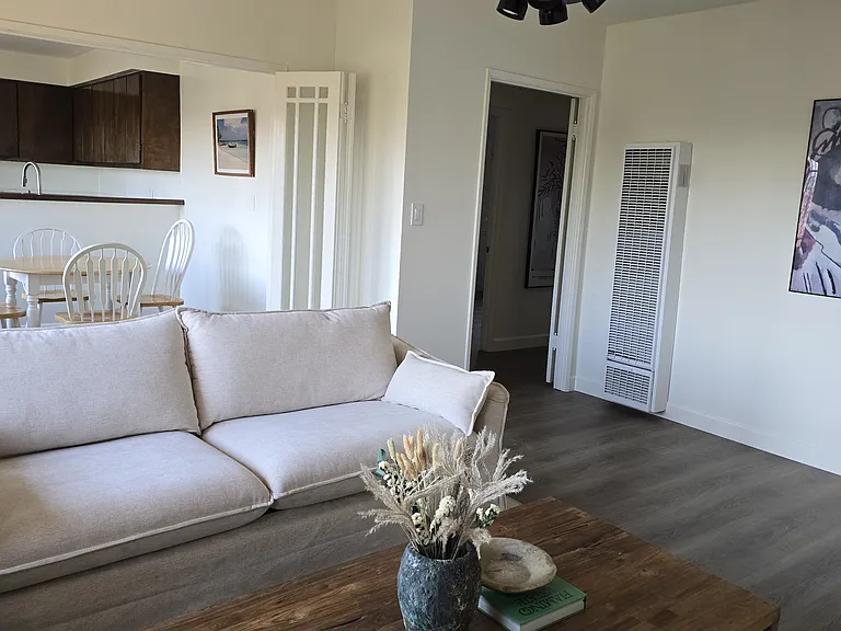 4741 Huntington Dr N — Photo 6