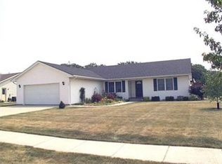 522 E Dakota Dr, Lowell, IN 46356