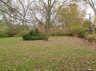 369 Downing Rd, Riverside, IL 60546