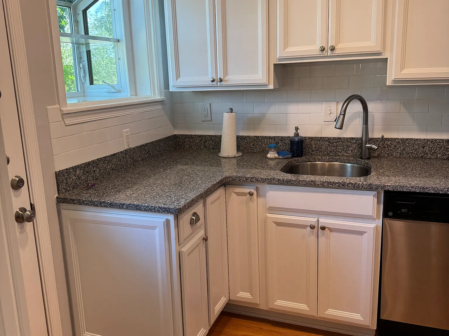 2 bed, 1335 sqft, $2,900 — Photo 2