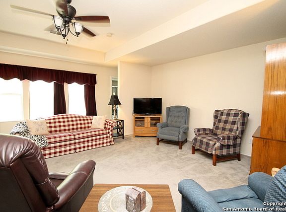 3rd image of 121 Dewberry Park
