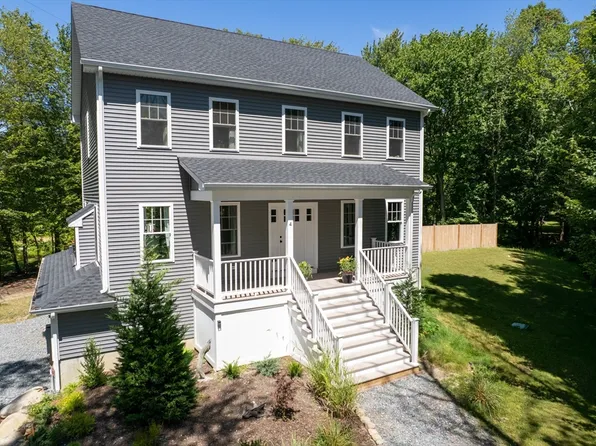 4 Swansom Rd, Swansea, MA 02777