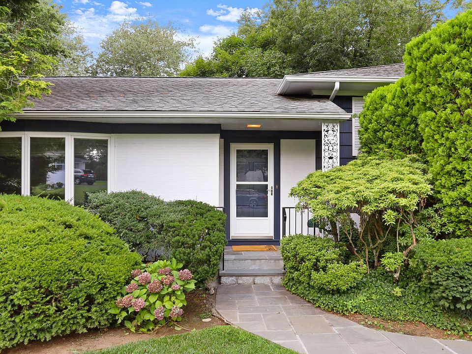 11 Windingwood Rd N Rye Brook-print-032-031-032-4200x2359-300dpi.jpg