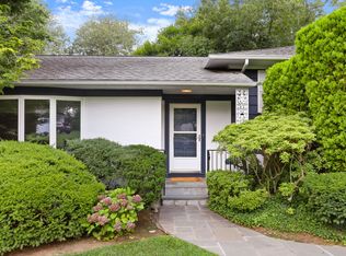 11 Winding Wood Rd N, Pt Chester, NY 10573