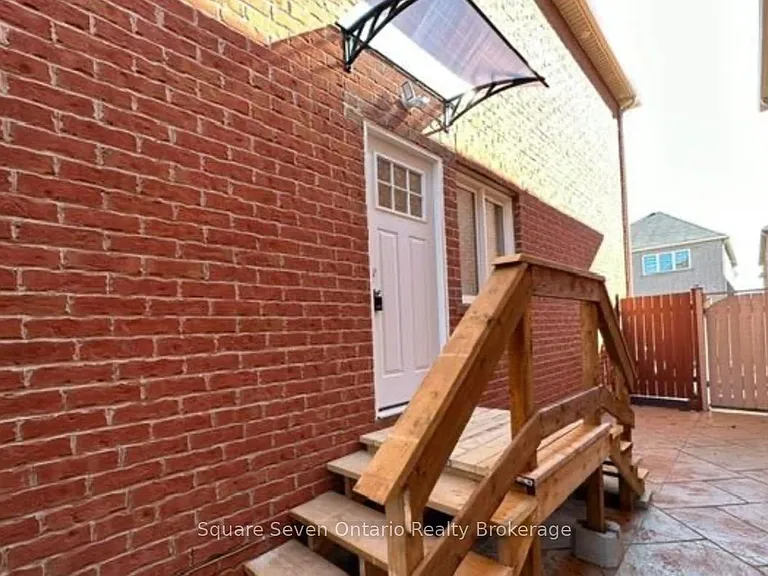 16 Napoleon Cres #LOWER LEVEL — Photo 3