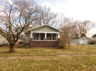 120 N 8th St, Herrin, IL 62948